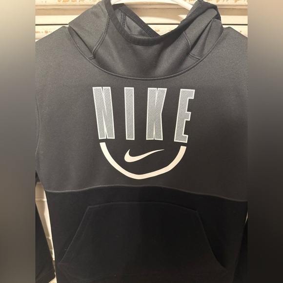 Nike Boy's Dri-Fit  Pullover Basketball Hoodie Size M Black/Grey - Picture 3 of 7